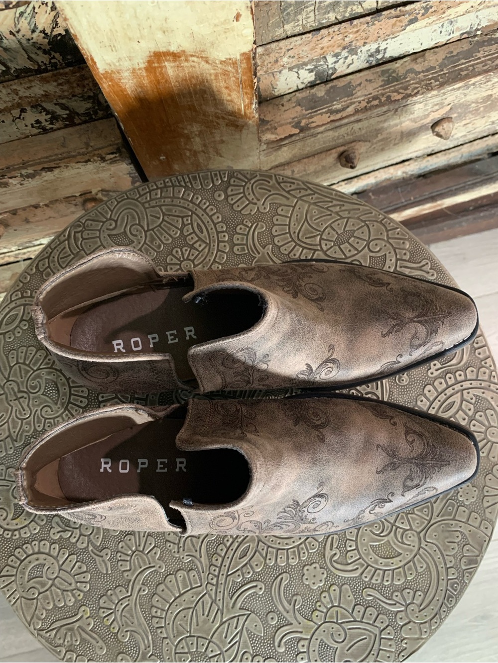 Women’s Roper Ava Distressed Brown Slip-On Ankle Western Boots, 9 - Picture 5 of 10